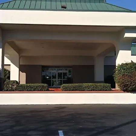 Surestay Plus Hotel By Best Western Clearwater Central